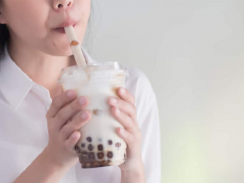 Trẻ em uống trà sữa có tốt không? Cha mẹ cần lưu ý điều gì - Kinh tế Phát triển